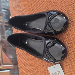 MIXIT BRAND WOMEN'S BLACK PATENT LEATHER SHORT HEELS SHOE SIZE 6